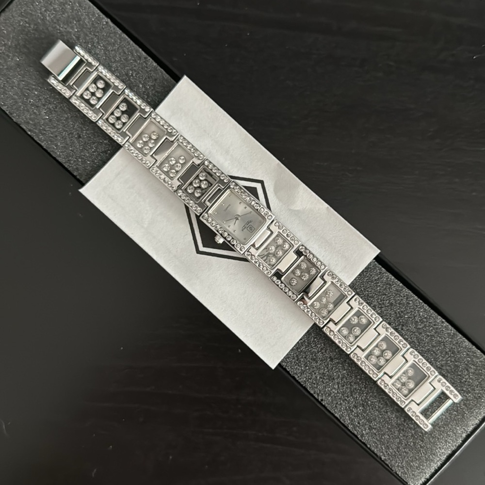 NWT Victoria Wieck Silver Watch with Floating Stones